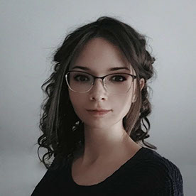 Adrienn White